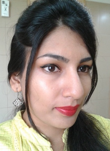 Revlon Super Lustrous Creme Lipstick Love That Red Look