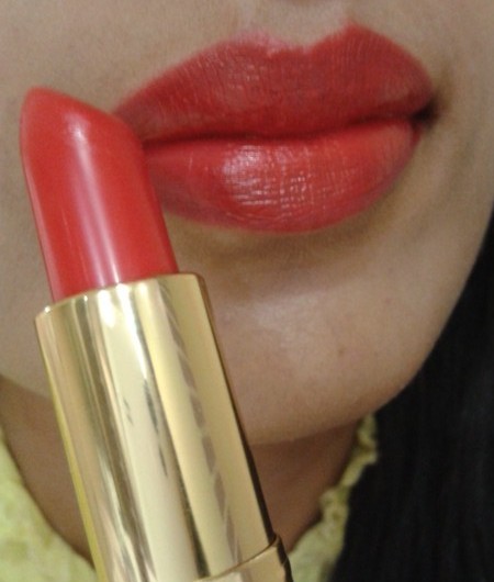 Revlon Super Lustrous Lipstick-Love That Red LOTD