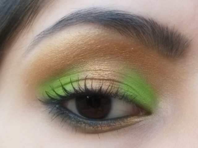 Eye-Makeup-O-Mania- Gold and Green Eye Makeup 5