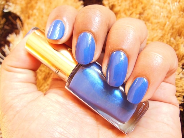 L'Oreal Paris Color Riche Nail Enamel Rebel Blue Swatch