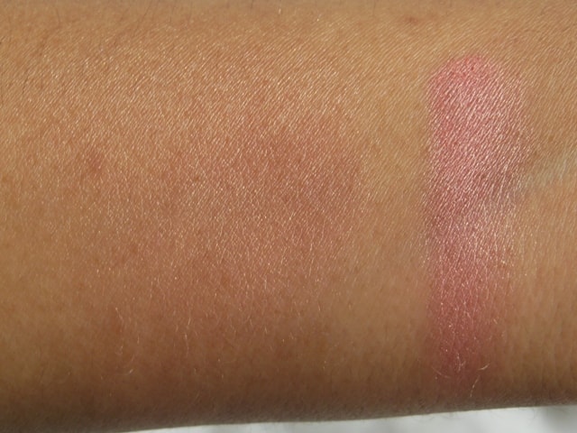 NYX Illuminator- Chaotic Swatch