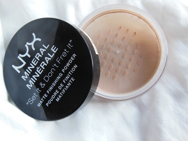 NYX Cosmetics Mineral “Set It & Don't Fret It” Matte Finishing Powder –  Medium/Dark Review, Swatches - Beauty, Fashion, Lifestyle blog