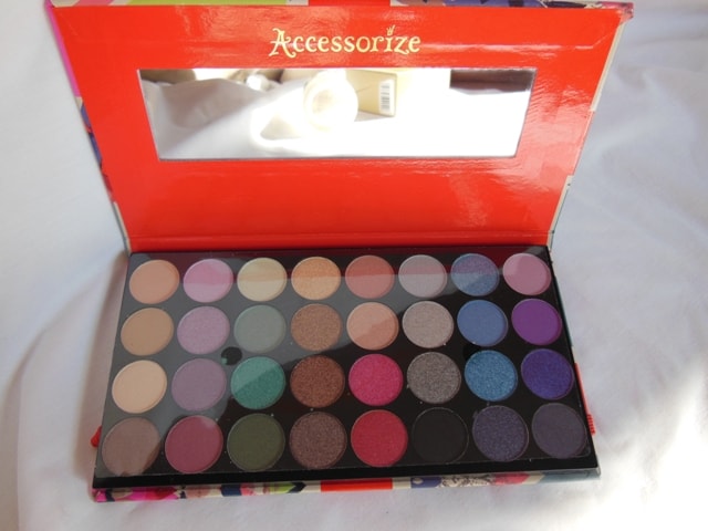 Haul - Accessorize Eye Shadow Palette You are Everything