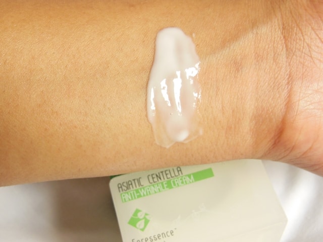 The Nature's Co. Asiatic Centella Anti-Wrinkle Cream Swatch 1