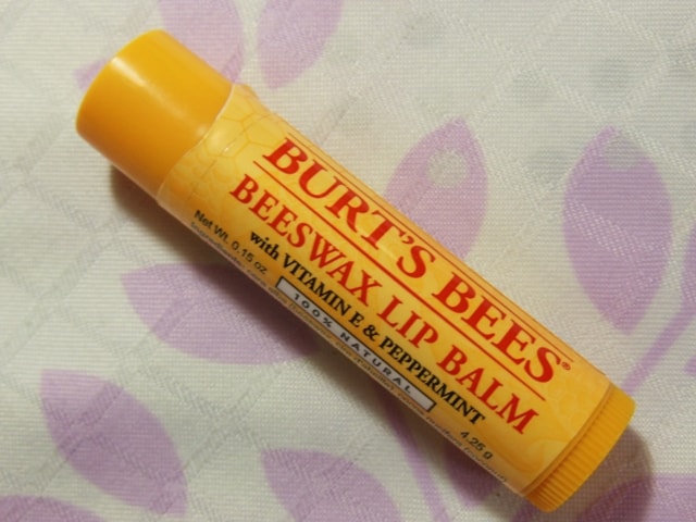 Burt's Bees BeesWax Lip Balm With Vitamin E and Peppermint Review