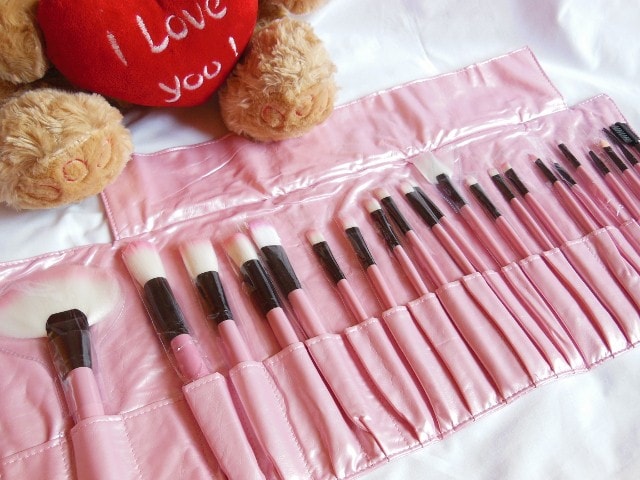 TMart 22 Piece Pink Brush Set