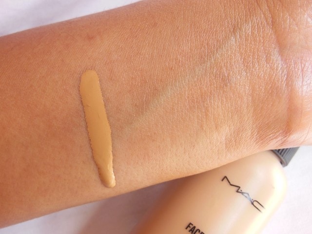 MAC Face and Body Foundation C4 Blended