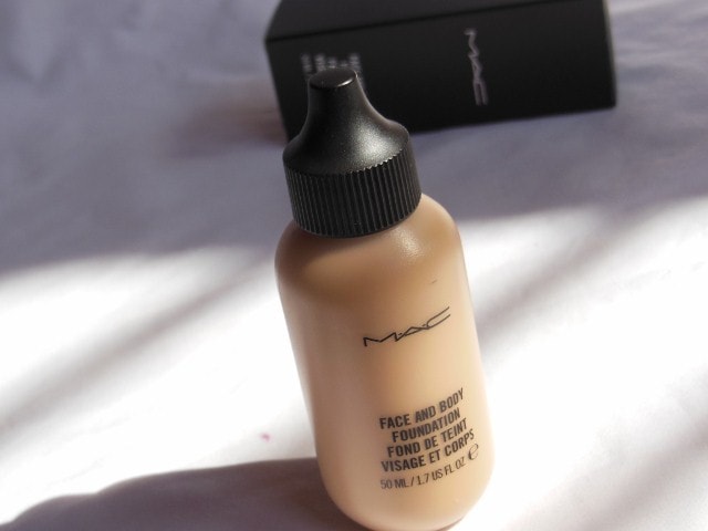 MAC Foundation - Face and Body C4