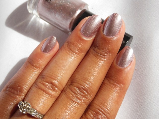 Oriflame very Me Metallic Nail Paint Pink Pearl NOTD