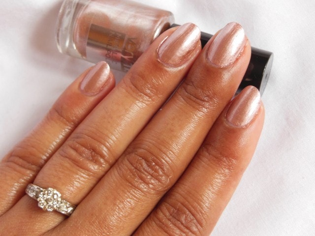 Oriflame very Me Metallic Nail Paint Sweet Candy NOTD3