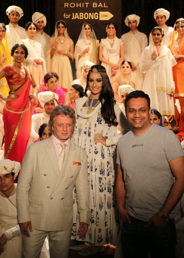 Rohit Bal, Shraddha Kapoor and Arun Chandra Mohan - Founder & CEO, Jabong.com at the launch of Rohit Bal for Jabong.com collection in Mumbai - 2