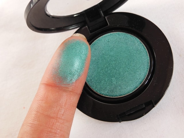 Faces Canada Eye Shadow - Canada Turquoise Blue Swatch