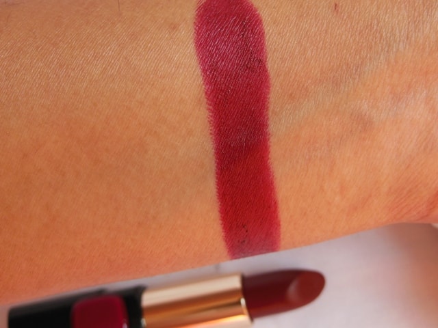 L'Oreal Paris Color Riche Star Pure Reds Lipstick Pure Garnet Swarch 2