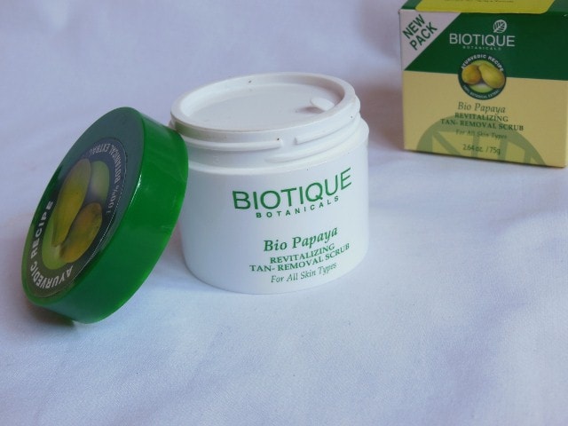 Biotique Bio Papaya Revitalizing Tan removal Scrub Review
