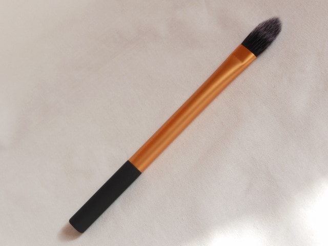 Real Techniques Core Collection - Pointed Foundation Brush Review