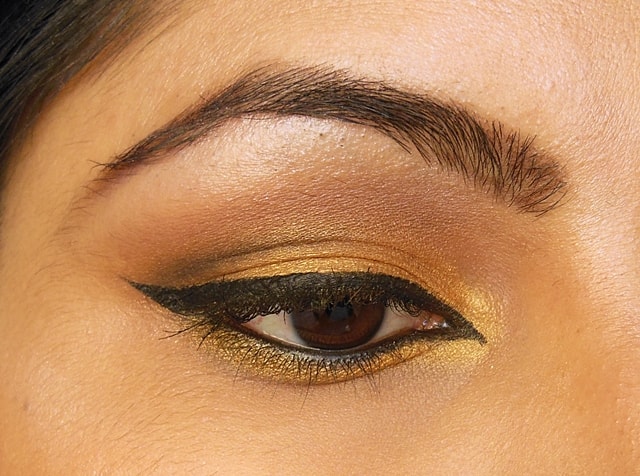 Luxie Beauty Gold Eye Shadow EOTD 1