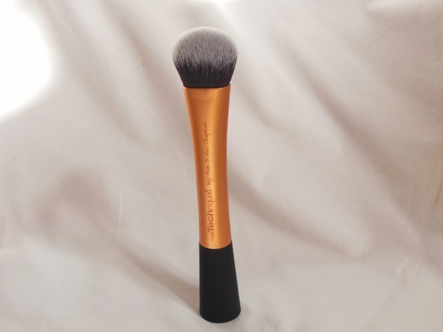 Real Techniques Expert Face Brush Review