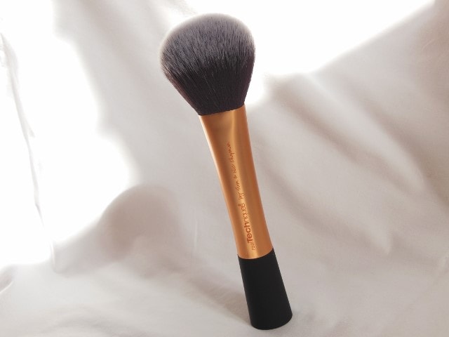 Real Techniques Powder Brush Size