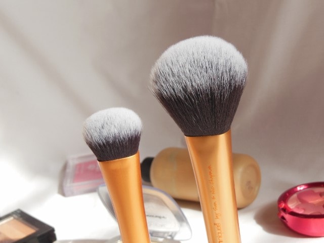 Real Techniques Powder Brush and Expert Face Brush Comparison