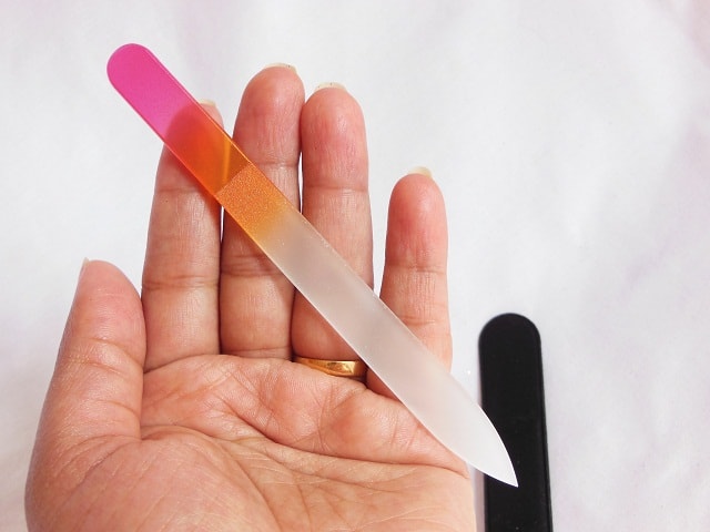 Aveniro Colored Glass Nail File size