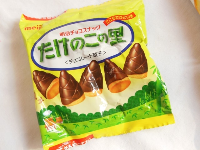 Japan Candy Box March 2016 Mushroom Chocolate