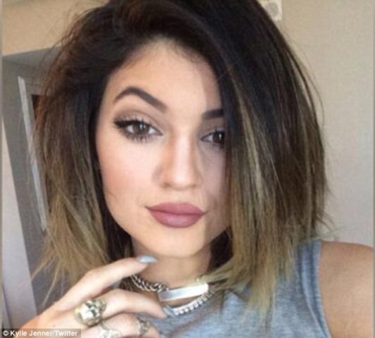 Top 10 Affordable drugstore dupes of Kylie Jenner Lip Shades in India- Dusty Rose Lip Shade
