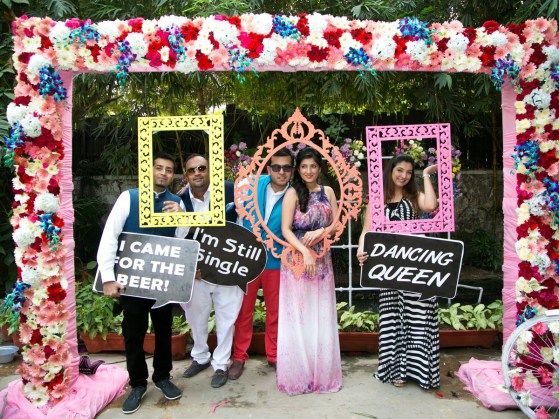 10-best-photobooth-inspirations-for-wedding-celebrations-frames-and-quotes