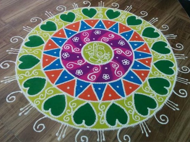 best-rangoli-designs-for-beginners-small-flower-rangoli-design-pattern-2016