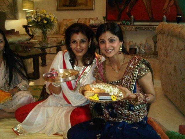 bollywood-karwa-chauth-celebrations-shilpa-shetty-and-raveena-tandon