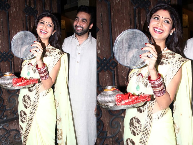 bollywood-celebrities-karwa-chauth-outfit-shilpa-shetty-yellow-saree-2