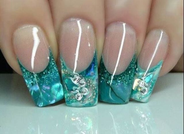 crazy-beauty-trends-ever-aquarium-nails-2