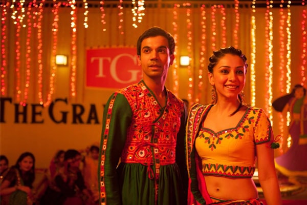 top-10-bollywood-celeb-garba-navaratri-looks-amrita-puri-kai-po-che