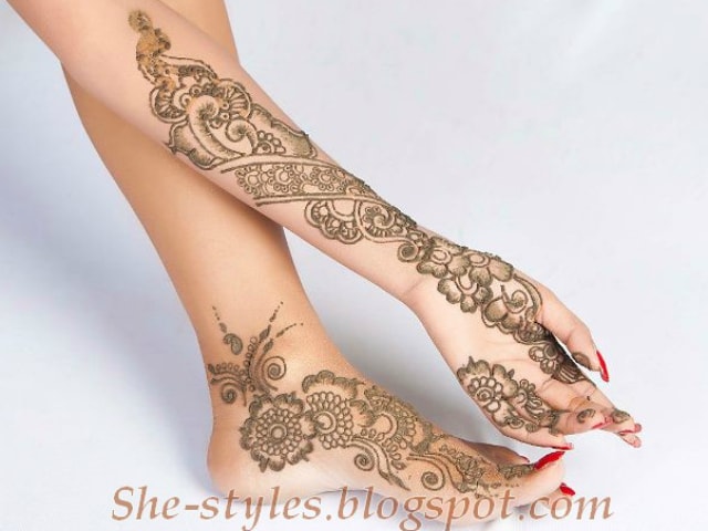 trending-henna-designs-for-feet-arabic-mehendi-design-for-sides-fo-feet-2