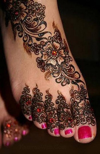 trending-henna-designs-for-feet-floral-heena-design