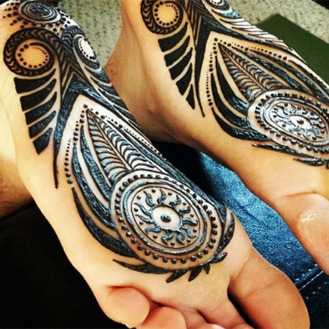 trending-henna-designs-for-feet-heena-design-for-soles-4