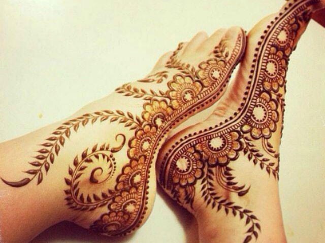 trending-henna-designs-for-feet-latest-bridal-mehendi-design-for-sides-of-feet-2