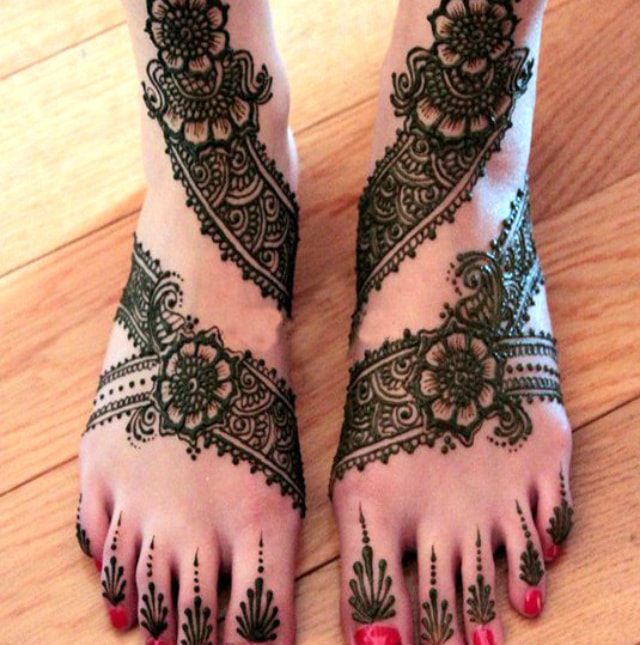 trending-henna-designs-for-feet-latest-indian-bridal-mehendi-design-2