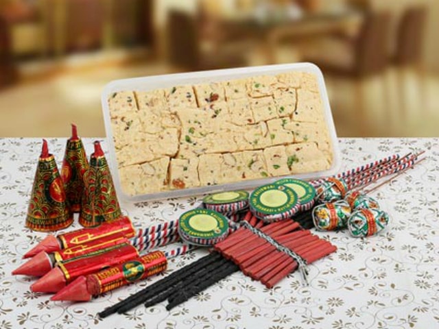 unique-diwali-gift-ideas-sweets-and-crackers-2