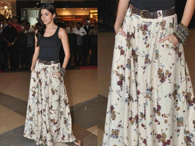 wardrobe-essentials-for-indian-brides-anushka-sharma-ethnic-skirt