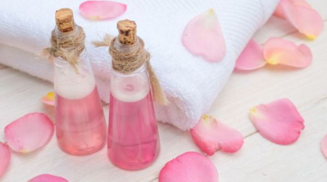 beauty-benefits-of-rose-water