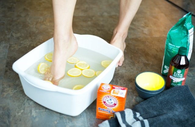 best-beauty-hacks-using-baking-soda-baking-soda-for-feet