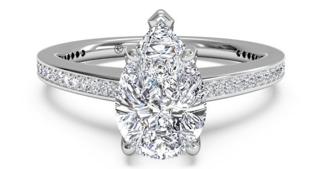best-engagment-rings-for-brides-pear-shaped-diamond-ring-3
