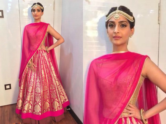 best-ethnic-looks-of-sonam-kapoor-in-lehenga