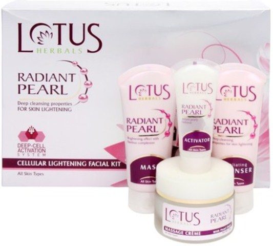 best-facial-kits-for-oily-skin-in-india-lotus-herbals-radiant-pearl-facial-kit