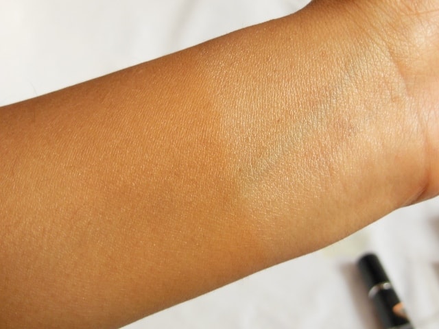 maybelline-v-face-range-duo-stick-dark-swatches-blended